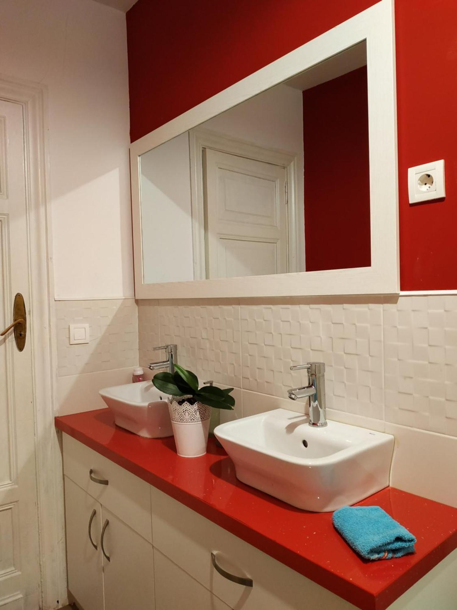 Rua Nova 28, 3 Dormitorios, Wifi, Ps4 Y Netflix, A 200m Catedral *